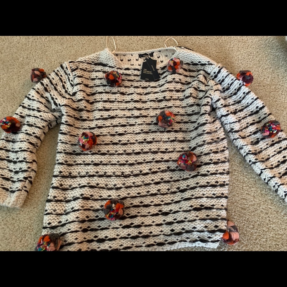 Zara thick knit pom Pom sweater